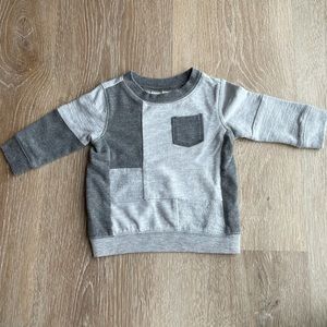Baby boy gray crew neck shirt